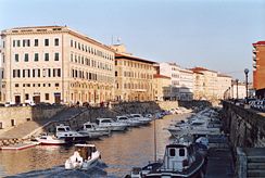 Palaces next to the Fosso Reale.