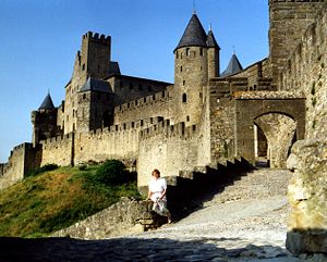 Cité de Carcassonne, woman on wall.jpg