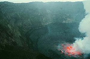 Nyiragongo lava lake.jpg