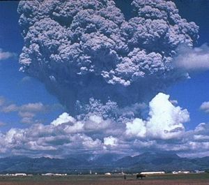 Pinatubo ash plume 910612.jpg