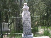 Docholdayheadstone.jpg