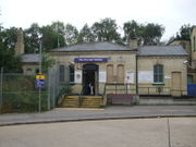 Mill Hill East stn building.JPG