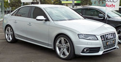 2009-2010 Audi S4 (B8) sedan 01.jpg