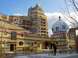 Darmstadt-Waldspirale-Hundertwasser4.jpg