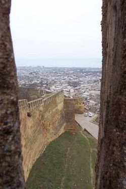 Wall of the Derbent citadel�— the only Sassanid fortification in existence.