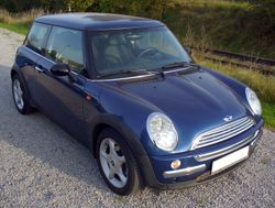 Mini Cooper blue.JPG