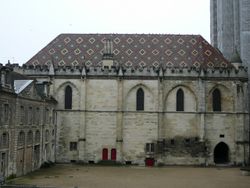 Palais synodal de Sens.JPG