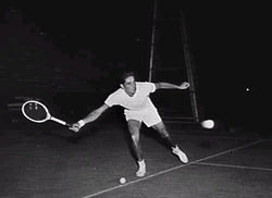 Pancho Gonzales 1954.jpg