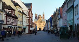 Speyer: Maximilianstraße with cathedral in the background