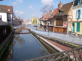 Amiens quartier saint leu canaux 200503.jpg