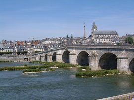 Blois.Loirebruecke.wmt.jpg