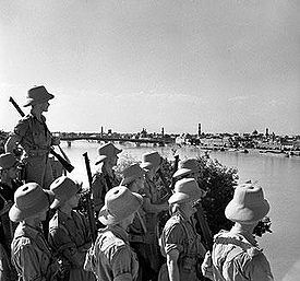 BritsLookingOnBaghdad1941.jpg