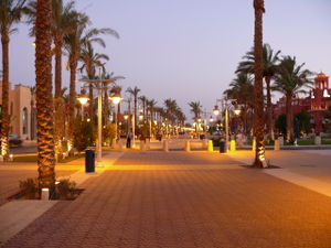 Alig walk way hurghada egypt 629.jpg