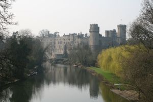 Warwick Castle -mist 23o2007.jpg