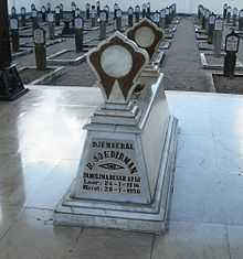 A grave with the text Sudirman on it