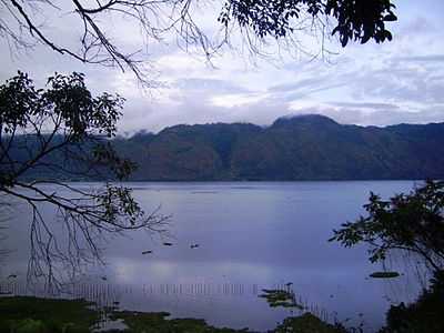 Laut Tawar Lake alt text