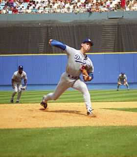 Orel Hershiser, with the Los Angeles Dodgers, in the middle of his pitching delivery