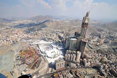 Aerial photograph showing the towers under construction and their surroundings, including Masjid al-Haram on the left.