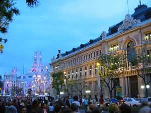 View of the Bank of Spain, with City Hall to the left.