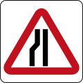 Brunei road sign - Road Narrows On Left.svg