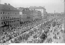 Bundesarchiv Bild 102-06263, Wien, Umzug zum Sängerbund-Fest.jpg