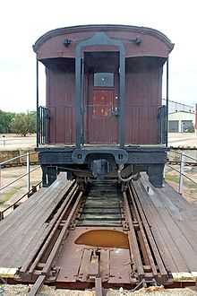 A picture showing the three rail gauges on the turntable