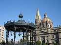 Catedral y kiosco.jpg