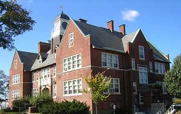 Edward B Newton School Winthrop MA 02.jpg