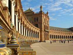 Curved colonnade of the Plaza de España