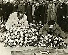 Eugene Bullard at the Tomb of the Unknown Soldier in Paris (1954).jpg