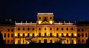 Fertod, Palais Esterhazy de nuit.jpg