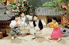 Diorama of children playing jegichagi