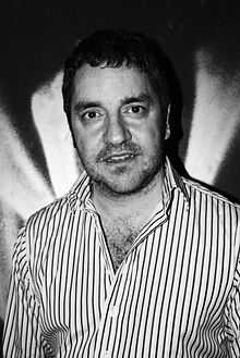Black and white image of Ian Prowse