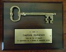 picture of plaque with key