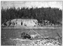 1907 photograph of a fishwheel in Oregon