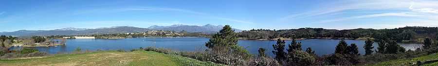 Panorama of Puddingstone Reservoir with the dam visible to the left.