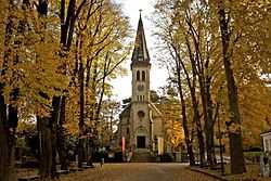 Pfarrkirche weissenbach an d Triesting-kirchenplatz-point de vue-wi -herbst.jpg