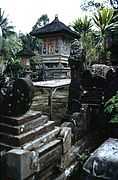 RITampTirtaEmpul2.jpg