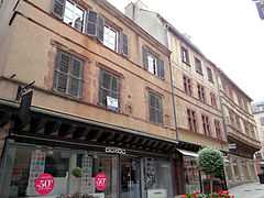 Rodez - Rue d'Amagnac - Numéros 4 et 2 puis la maison d'Armagnac.JPG