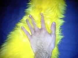 Hand rubbing faux-fur