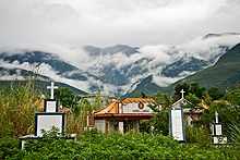 Taiwan 2009 HuaLien City Roadside Cemetery FRD 8181.jpg