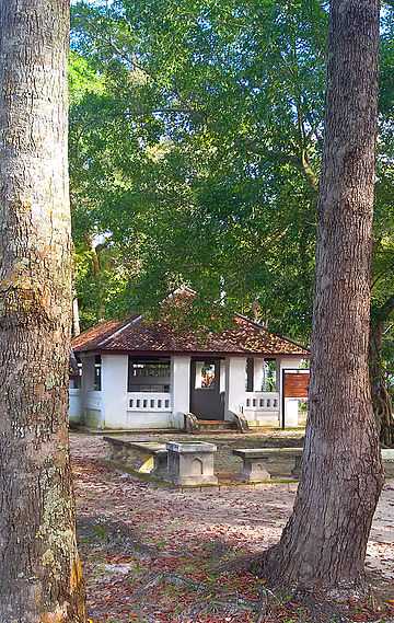 The tomb of Sultan Sulaiman Shah, Singha Nakhon