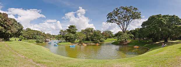 Panoramic view of the South Lake in Parque del Este, 2011