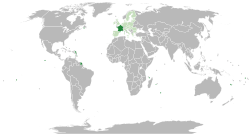 Location of the  French Republic  (dark green)in the European Union  (light green)