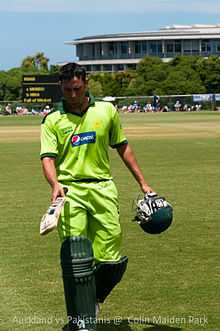 Younis Khan walks back to the pavilion during a practice match against Auckland.