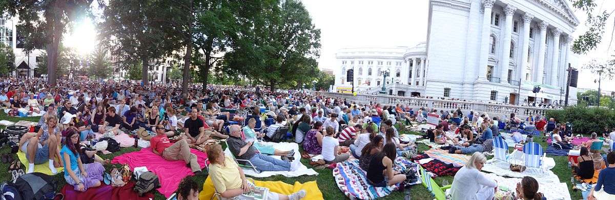 Panorama of Concerts on the Square.