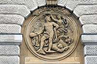 Montpellier-Porte du Peyrou-Médaillon 1-20120606.jpg