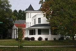 Houses along McClellan Avenue at Lundy Avenue in the Old Edgebrook District