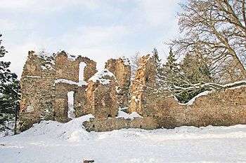 Ruins of Zumberk Castle, Czech Republic.jpg