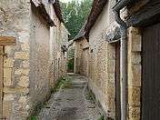 Saint-Léon-sur-Vézère ruelle.JPG